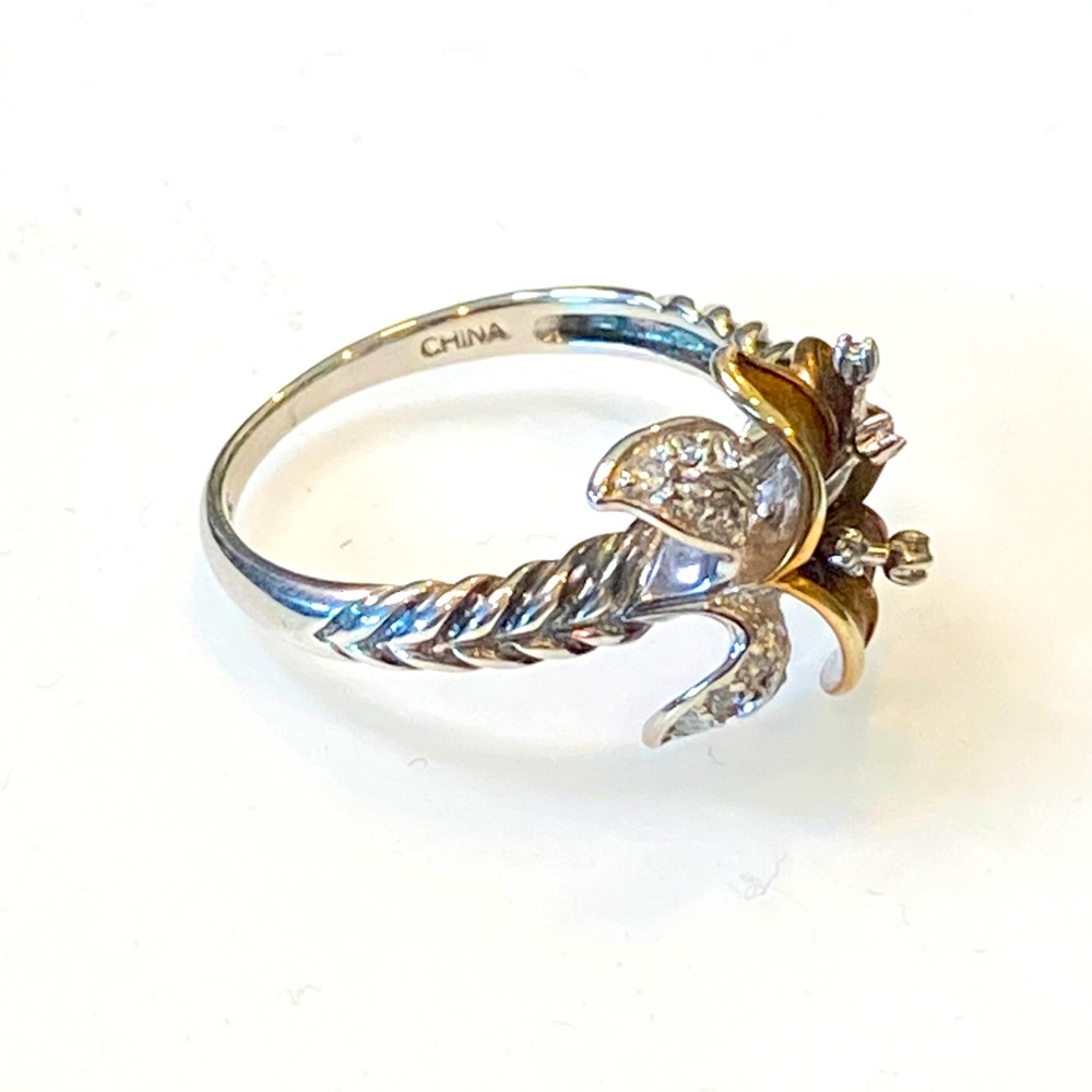 Beautiful Lilly Flower Diamond Sterling Ring! - Picture 5 of 13